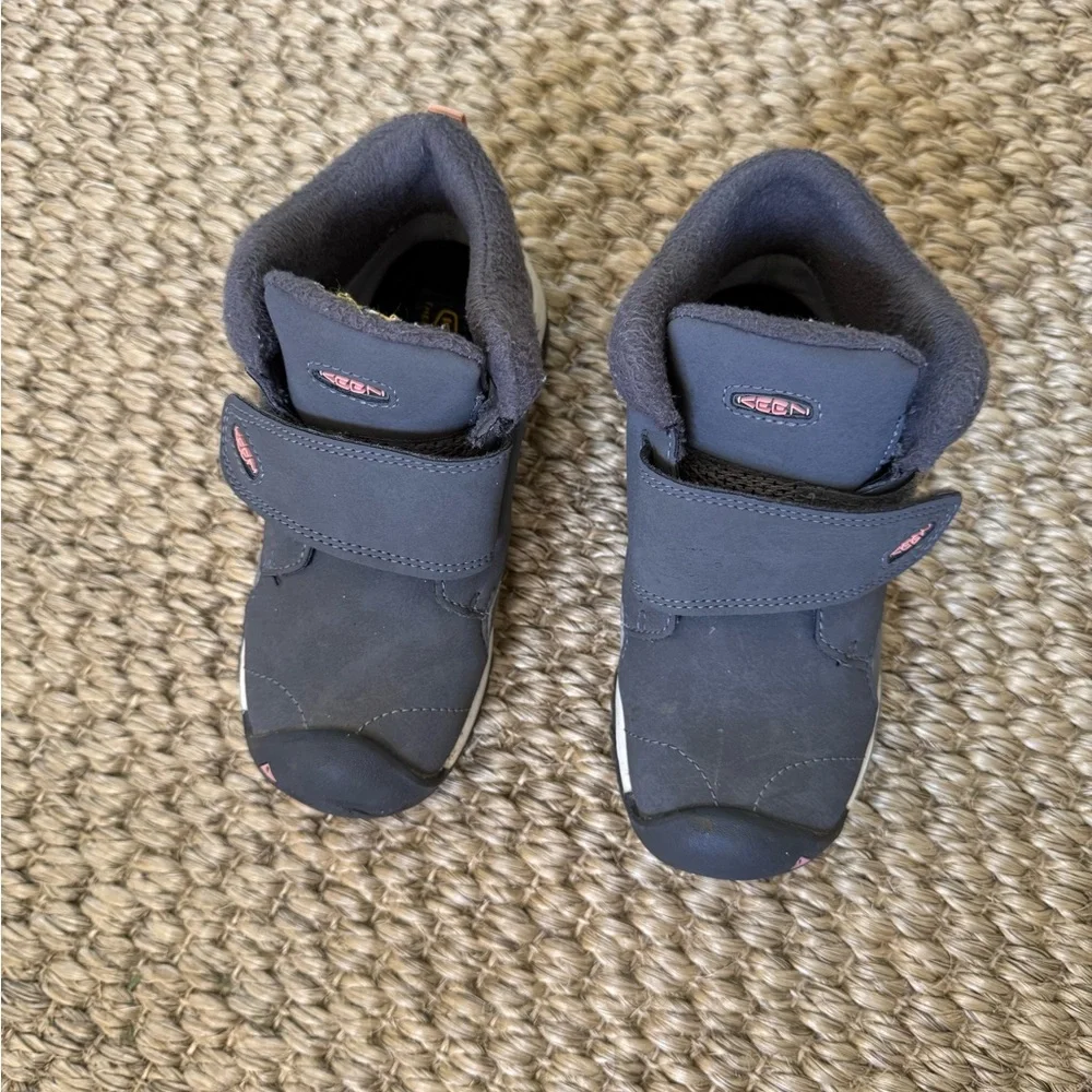 Keen Kids Winter Gray‎ Boots Waterproof Insulated Toddler Size 11